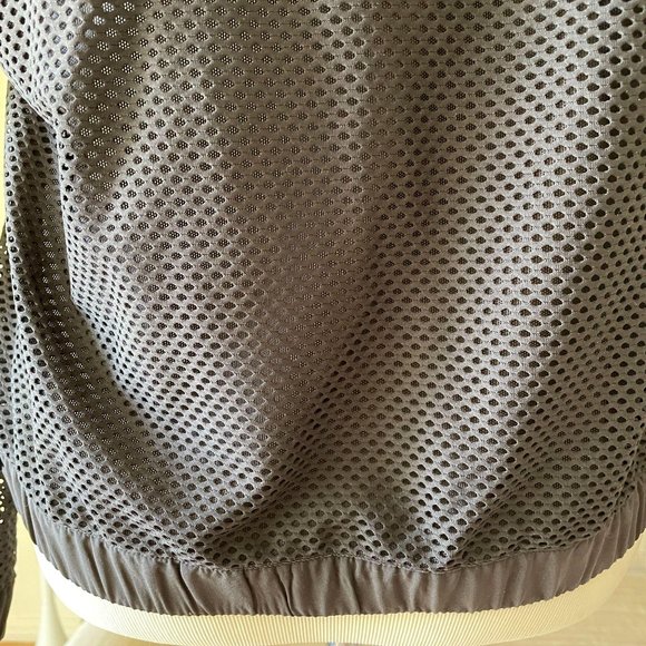 Lululemon Mesh on Mesh Jacket Size 6 - Picture 10 of 13